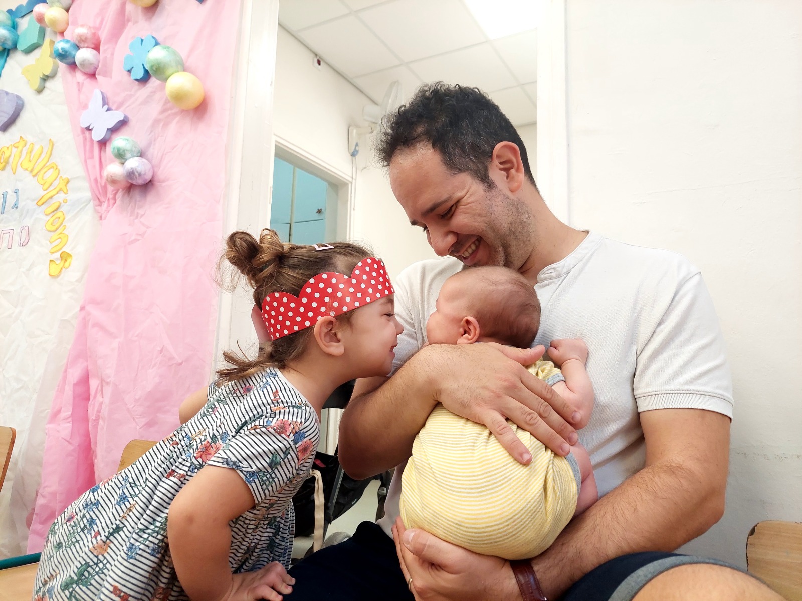 עו״ס חגי אפרת - הדרכת הורים וייעוץ שינה בגישה היקשרותית